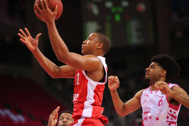 周的一大黑 周的一大黑